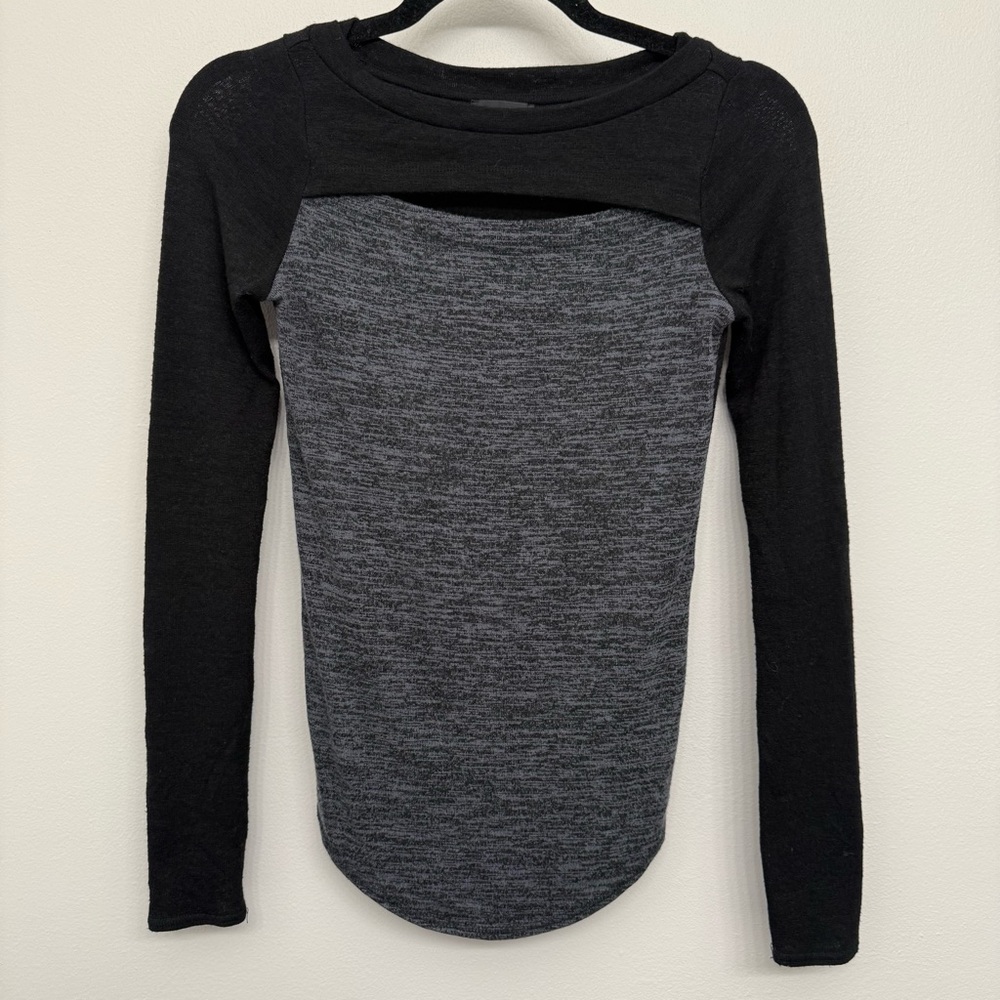 Aritzia Wilfred free Black and Gray Long Sleeve Top